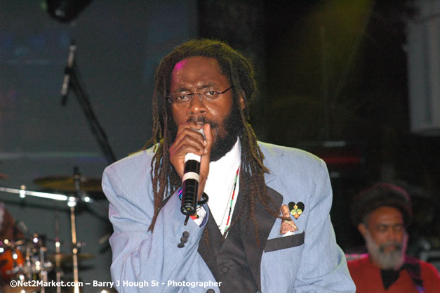 Tarrus Riley - Red Stripe Reggae Sumfest 2007 - Zenith - Saturday, July 21, 2007 - Catherine Hall, Montego Bay, St James, Jamaica W.I. - Negril Travel Guide, Negril Jamaica WI - http://www.negriltravelguide.com - info@negriltravelguide.com...!