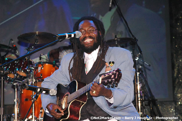 Tarrus Riley - Red Stripe Reggae Sumfest 2007 - Zenith - Saturday, July 21, 2007 - Catherine Hall, Montego Bay, St James, Jamaica W.I. - Negril Travel Guide, Negril Jamaica WI - http://www.negriltravelguide.com - info@negriltravelguide.com...!