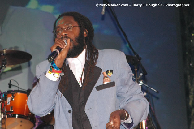 Tarrus Riley - Red Stripe Reggae Sumfest 2007 - Zenith - Saturday, July 21, 2007 - Catherine Hall, Montego Bay, St James, Jamaica W.I. - Negril Travel Guide, Negril Jamaica WI - http://www.negriltravelguide.com - info@negriltravelguide.com...!