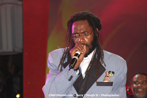 Tarrus Riley - Red Stripe Reggae Sumfest 2007 - Zenith - Saturday, July 21, 2007 - Catherine Hall, Montego Bay, St James, Jamaica W.I. - Negril Travel Guide, Negril Jamaica WI - http://www.negriltravelguide.com - info@negriltravelguide.com...!