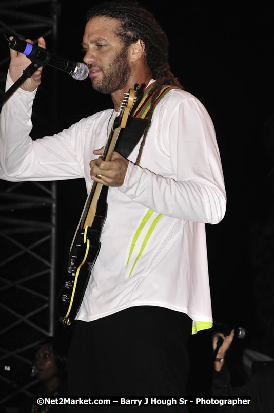 Andy Vernon @ Red Stripe Reggae Sumfest 2008 International Night 2, Catherine Hall, Montego Bay - Saturday, July 19, 2008 - Reggae Sumfest 2008 July 13 - July 19, 2008 - Photographs by Net2Market.com - Barry J. Hough Sr. Photojournalist/Photograper - Photographs taken with a Nikon D300 - Negril Travel Guide, Negril Jamaica WI - http://www.negriltravelguide.com - info@negriltravelguide.com...!