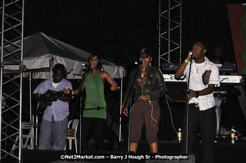 Bonafide @ Red Stripe Reggae Sumfest 2008 International Night 2, Catherine Hall, Montego Bay - Saturday, July 19, 2008 - Reggae Sumfest 2008 July 13 - July 19, 2008 - Photographs by Net2Market.com - Barry J. Hough Sr. Photojournalist/Photograper - Photographs taken with a Nikon D300 - Negril Travel Guide, Negril Jamaica WI - http://www.negriltravelguide.com - info@negriltravelguide.com...!