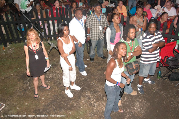 Venue - Audience at Red Stripe Reggae Sumfest 2006 - The Summit - Jamaica's Greatest, The World's Best - Saturday, July 22, 2006 - Montego Bay, Jamaica - Negril Travel Guide, Negril Jamaica WI - http://www.negriltravelguide.com - info@negriltravelguide.com...!