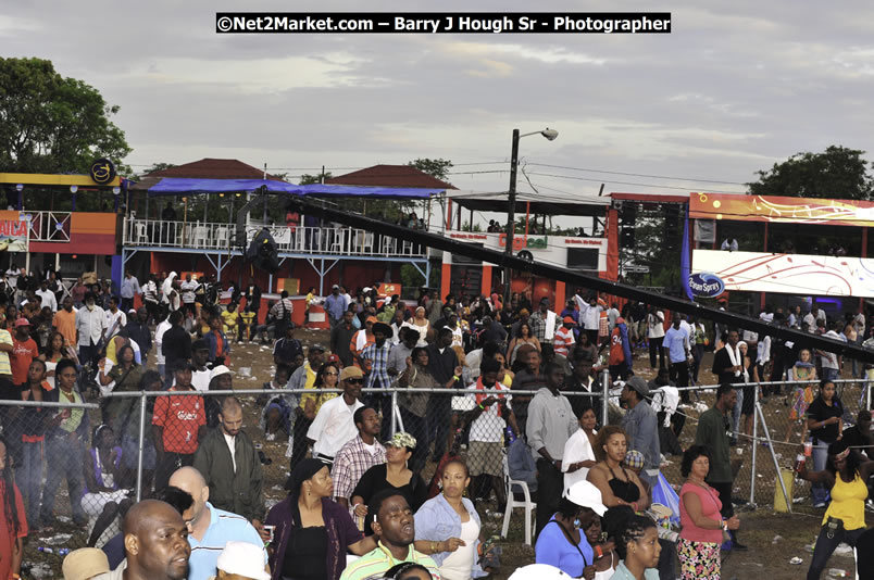 John Holt @ Reggae Sumfest 2008 International Night 2, Catherine Hall, Montego Bay - Saturday, July 19, 2008 - Reggae Sumfest 2008 July 13 - July 19, 2008 - Photographs by Net2Market.com - Barry J. Hough Sr. Photojournalist/Photograper - Photographs taken with a Nikon D300 - Negril Travel Guide, Negril Jamaica WI - http://www.negriltravelguide.com - info@negriltravelguide.com...!