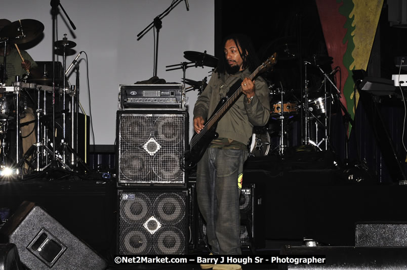 Rootz Underground @ Reggae Sumfest 2008 International Night 2, Catherine Hall, Montego Bay - Saturday, July 19, 2008 - Reggae Sumfest 2008 July 13 - July 19, 2008 - Photographs by Net2Market.com - Barry J. Hough Sr. Photojournalist/Photograper - Photographs taken with a Nikon D300 - Negril Travel Guide, Negril Jamaica WI - http://www.negriltravelguide.com - info@negriltravelguide.com...!