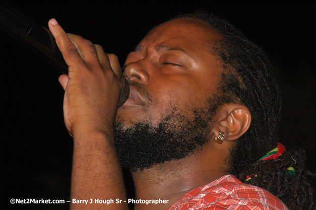 Tarrus Riley, Jimmy Riley, and Dwayne Stephensen - Money Cologne Promotions in association with "British Link Up" presents Summer Jam featuring She's Royal Tarrus Riley & Jimmy Riley - Plus Ras Slick, Sham Dawg, and Whiskey Bagio @ Roots Bamboo, Norman Manley Boulevard, Negril, Jamaica W.I. - Backed up Dean Fraser & The Hurricanne Band - MC Barry G and Rev. BB - July 25, 2007 - Negril Travel Guide.com, Negril Jamaica WI - http://www.negriltravelguide.com - info@negriltravelguide.com...!