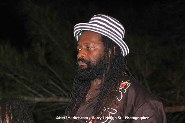 Tarrus Riley, Jimmy Riley, and Dwayne Stephensen - Money Cologne Promotions in association with "British Link Up" presents Summer Jam featuring She's Royal Tarrus Riley & Jimmy Riley - Plus Ras Slick, Sham Dawg, and Whiskey Bagio @ Roots Bamboo, Norman Manley Boulevard, Negril, Jamaica W.I. - Backed up Dean Fraser & The Hurricanne Band - MC Barry G and Rev. BB - July 25, 2007 - Negril Travel Guide.com, Negril Jamaica WI - http://www.negriltravelguide.com - info@negriltravelguide.com...!