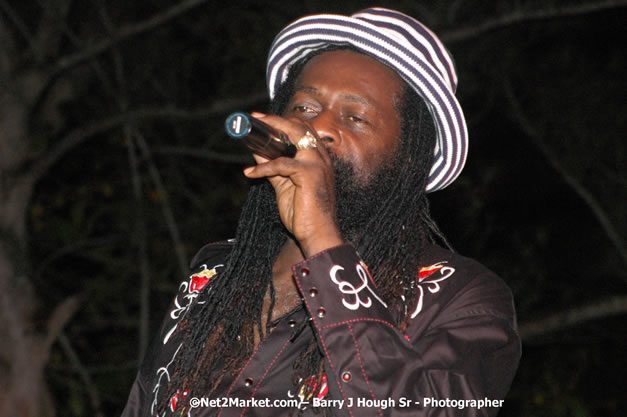 Tarrus Riley, Jimmy Riley, and Dwayne Stephensen - Money Cologne Promotions in association with "British Link Up" presents Summer Jam featuring She's Royal Tarrus Riley & Jimmy Riley - Plus Ras Slick, Sham Dawg, and Whiskey Bagio @ Roots Bamboo, Norman Manley Boulevard, Negril, Jamaica W.I. - Backed up Dean Fraser & The Hurricanne Band - MC Barry G and Rev. BB - July 25, 2007 - Negril Travel Guide.com, Negril Jamaica WI - http://www.negriltravelguide.com - info@negriltravelguide.com...!