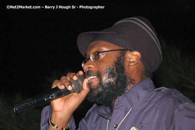 Tarrus Riley, Jimmy Riley, and Dwayne Stephensen - Money Cologne Promotions in association with "British Link Up" presents Summer Jam featuring She's Royal Tarrus Riley & Jimmy Riley - Plus Ras Slick, Sham Dawg, and Whiskey Bagio @ Roots Bamboo, Norman Manley Boulevard, Negril, Jamaica W.I. - Backed up Dean Fraser & The Hurricanne Band - MC Barry G and Rev. BB - July 25, 2007 - Negril Travel Guide.com, Negril Jamaica WI - http://www.negriltravelguide.com - info@negriltravelguide.com...!