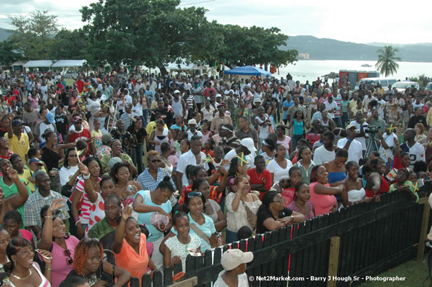 The Ministry of Toursim & The Jamaica Tourist Board present Tourism Awareness Concert in Commemoration of the Start of the 07/08 Winter Tourist Season - Guest Performers: Third World, Tessane Chin, Etana, Assassin, One Third, Christopher Martin, Gumption Band - Saturday, December 15, 2007 - Old Hospital Site, on the Hip Strip, Montego Bay, Jamaica W.I. - Photographs by Net2Market.com - Barry J. Hough Sr, Photographer - Negril Travel Guide, Negril Jamaica WI - http://www.negriltravelguide.com - info@negriltravelguide.com...!