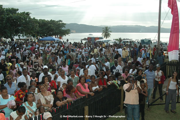 The Ministry of Toursim & The Jamaica Tourist Board present Tourism Awareness Concert in Commemoration of the Start of the 07/08 Winter Tourist Season - Guest Performers: Third World, Tessane Chin, Etana, Assassin, One Third, Christopher Martin, Gumption Band - Saturday, December 15, 2007 - Old Hospital Site, on the Hip Strip, Montego Bay, Jamaica W.I. - Photographs by Net2Market.com - Barry J. Hough Sr, Photographer - Negril Travel Guide, Negril Jamaica WI - http://www.negriltravelguide.com - info@negriltravelguide.com...!