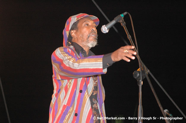 Ljahman Levi @ Western Consciousness 2007 - Presented by King of Kings Productons - Saturday, April 28, 2007 - Llandilo Cultural Centre, Savanna-La-Mar, Westmoreland, Jamaica W.I. - Negril Travel Guide, Negril Jamaica WI - http://www.negriltravelguide.com - info@negriltravelguide.com...!