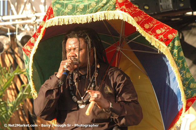 Luciano @ Western Consciousness 2007 - Presented by King of Kings Productons - Saturday, April 28, 2007 - Llandilo Cultural Centre, Savanna-La-Mar, Westmoreland, Jamaica W.I. - Negril Travel Guide, Negril Jamaica WI - http://www.negriltravelguide.com - info@negriltravelguide.com...!